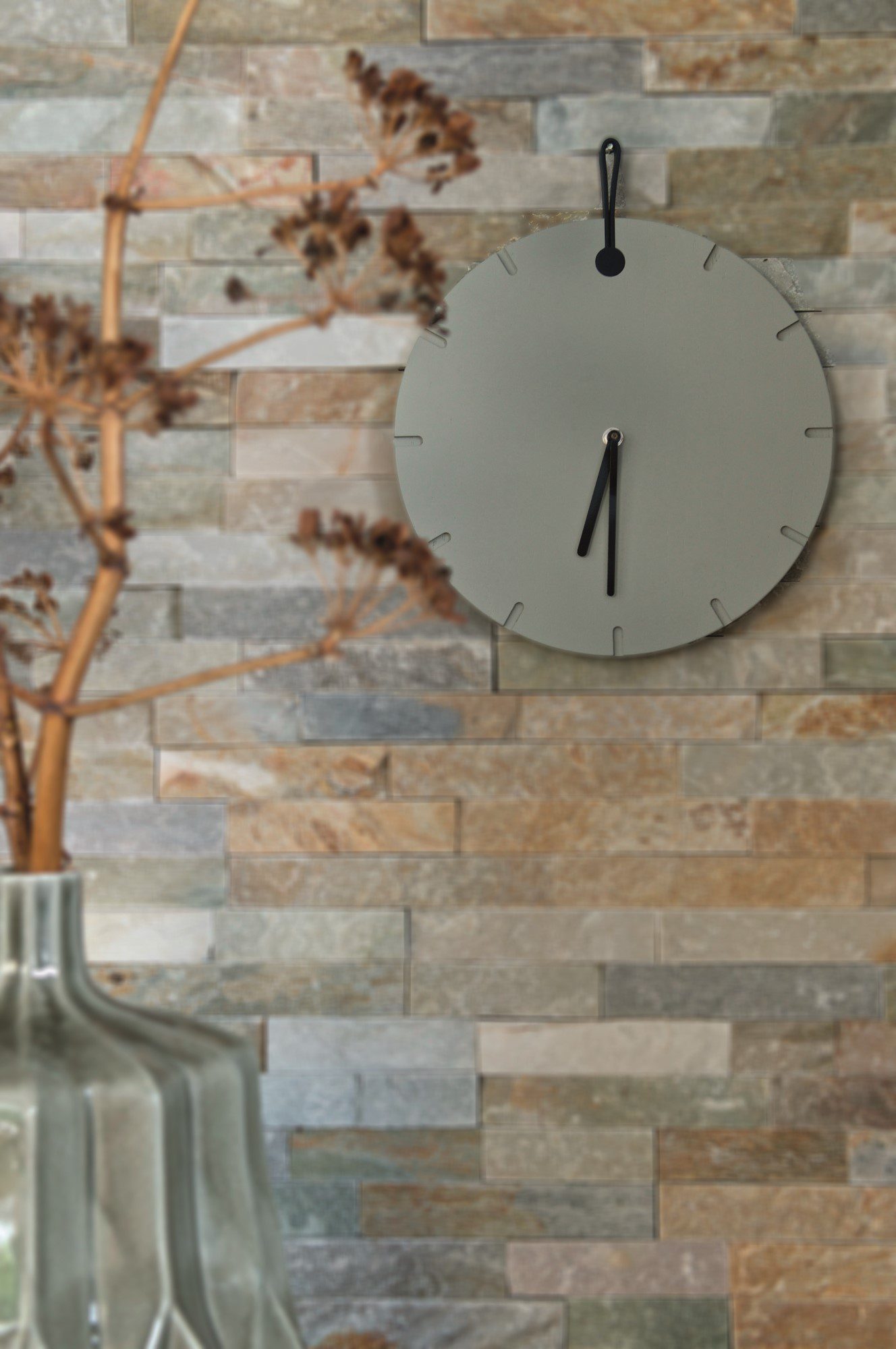 DesignBite BIG HUG Wanduhr - grau