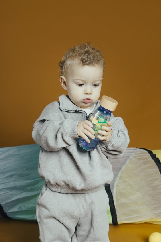 Petit Boum Move Bottle Spiral blue Sensorik Spielzeug Sensory Bottle
