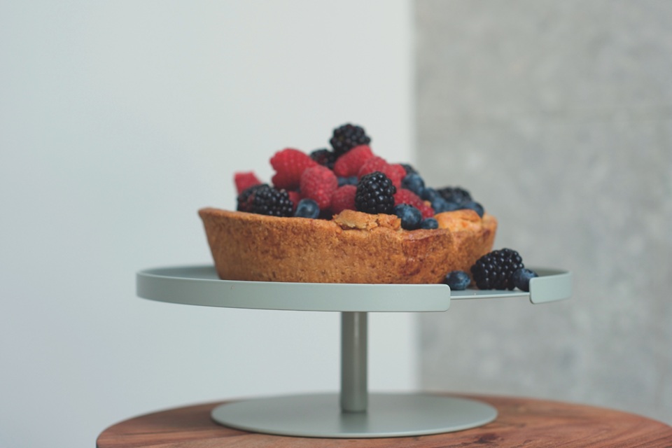DesignBite BIG HUG Etagere/Tortenständer - grau