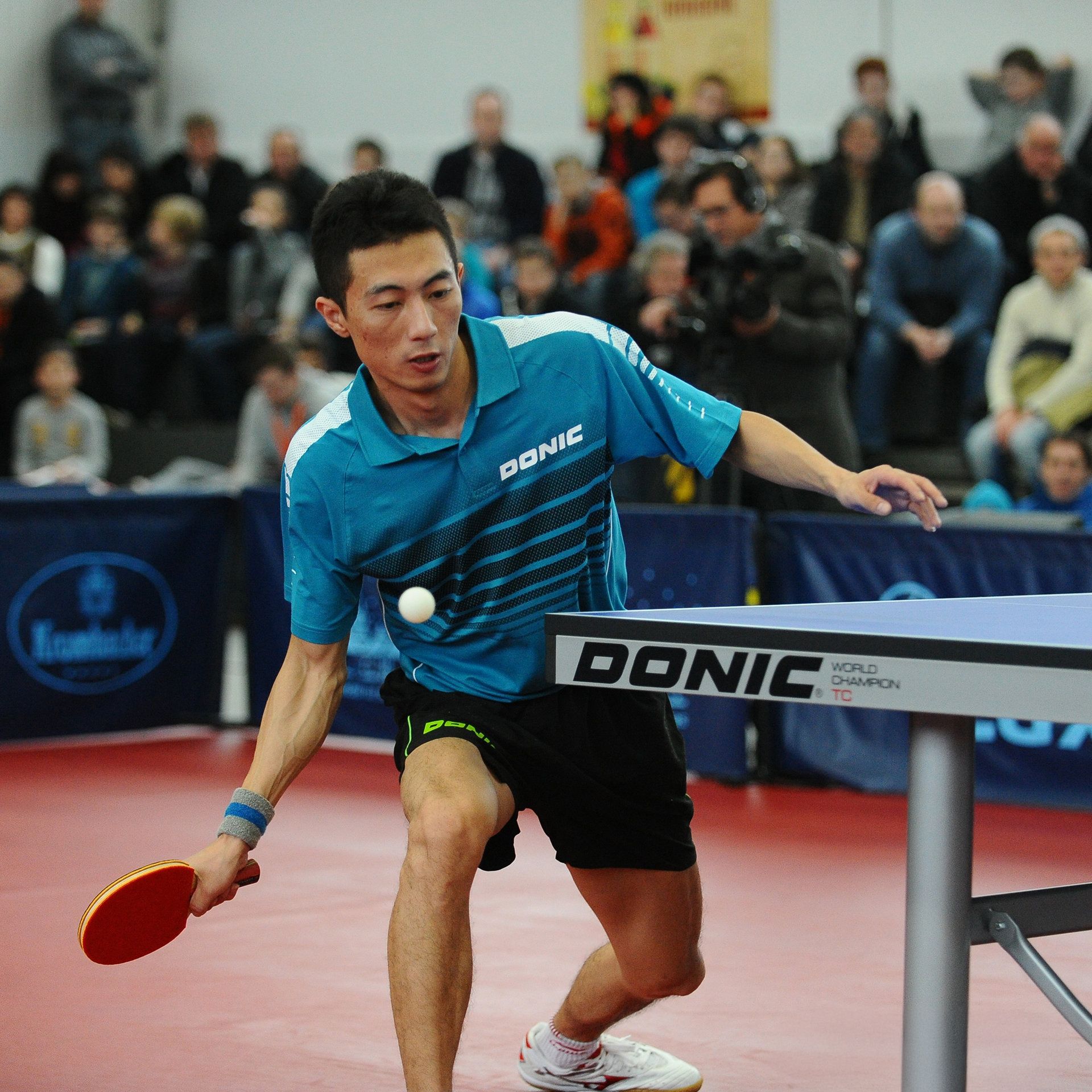 Donic Tischtennis-Set TOP TEAMS 400 für 2 Personen  2 Schläger, 2 Bälle, Tasche