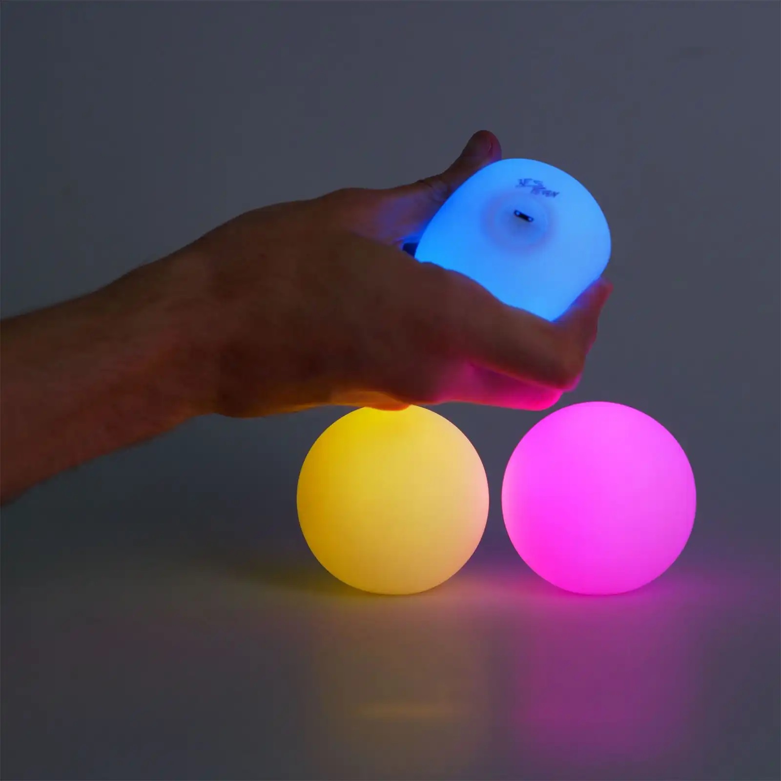Glow.O Juggling Balls -  3 LED Jonglierbälle mit Ladekabel