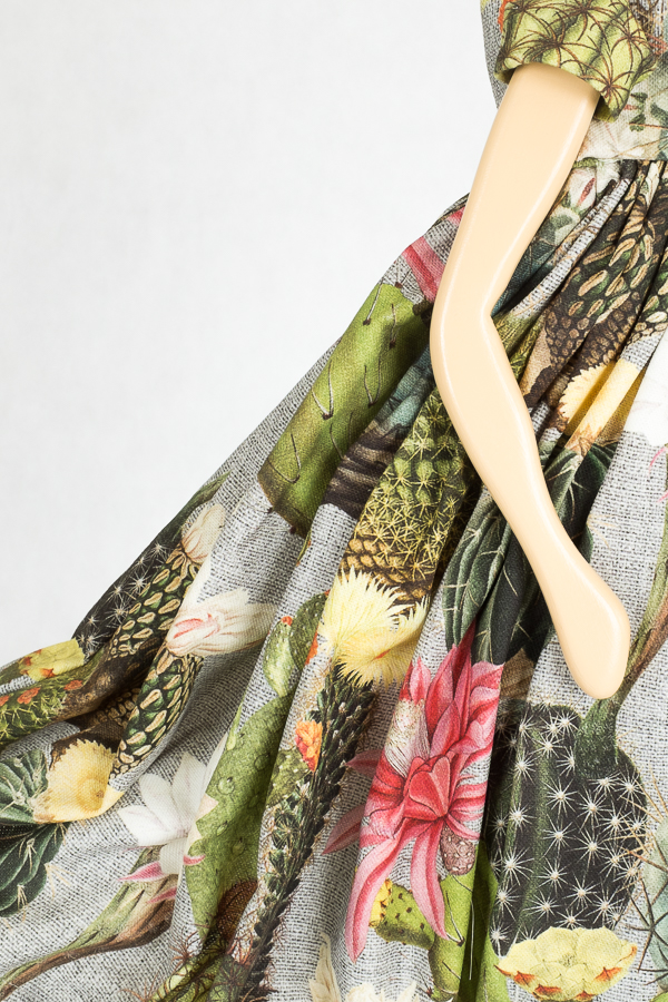 Skitso Little Girls Tischlampe Agatha Variante mit dunkelgrünem Schirm