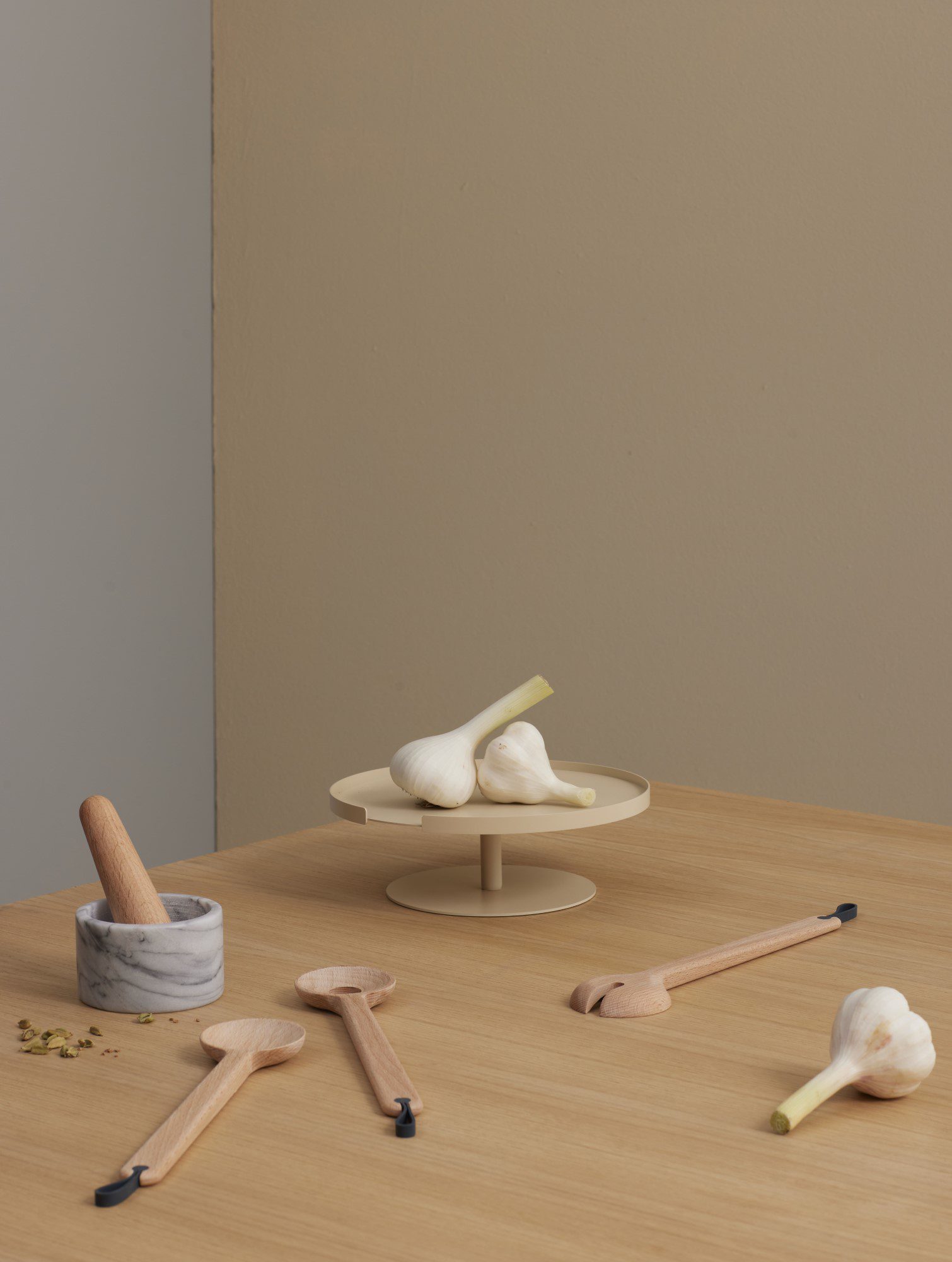 DesignBite BIG HUG Etagere / Tortenständer - beige