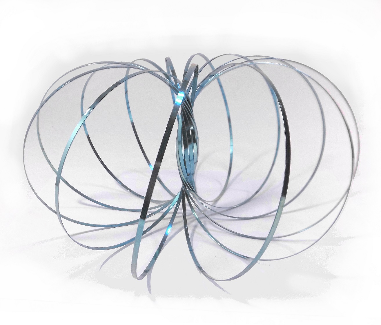 Mozi Flow Ring Saphire Blue 13 Stahlringe, miteinander verflochten, Armspinner