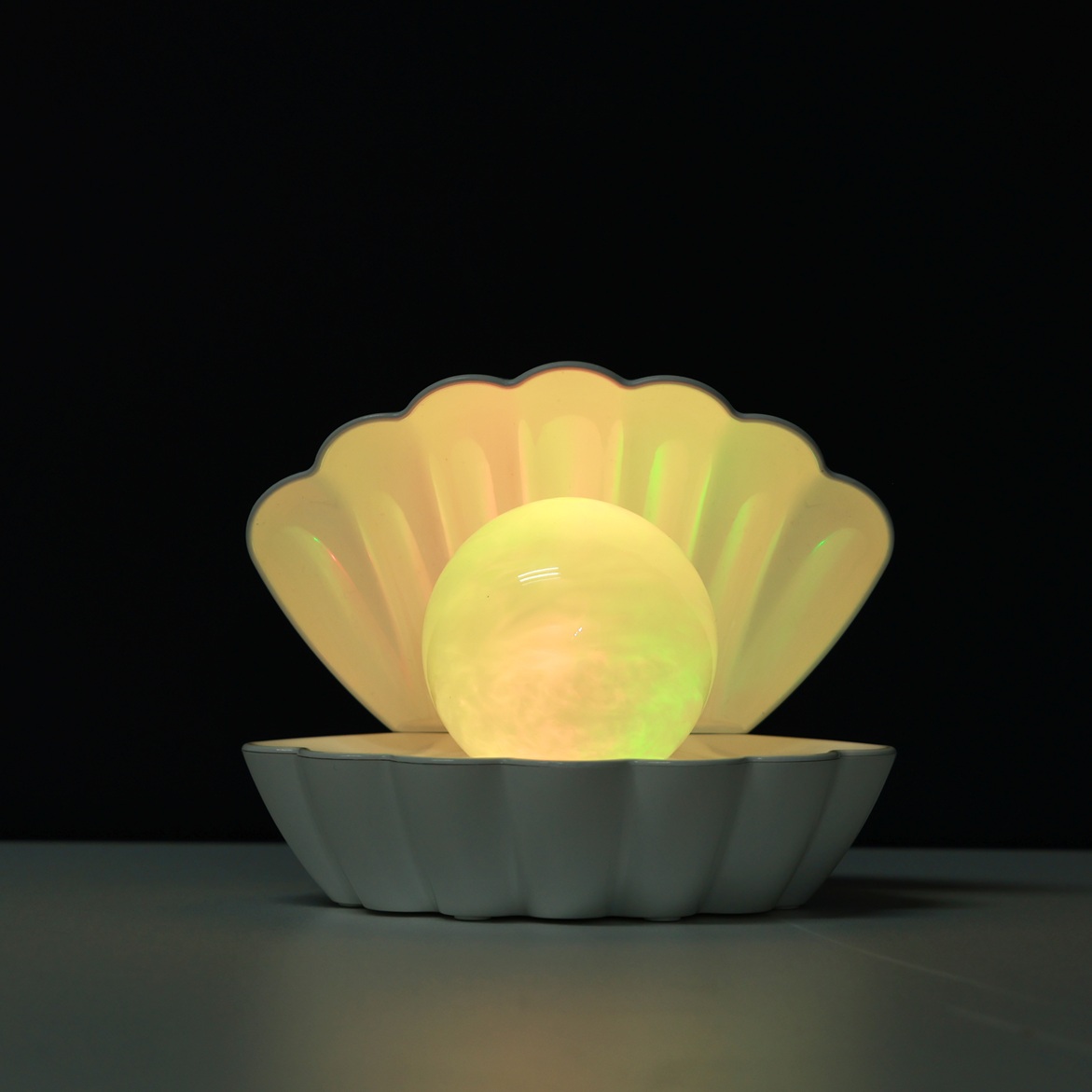 iTotal Muschel-Lampe weiß mit Nebeleffekt