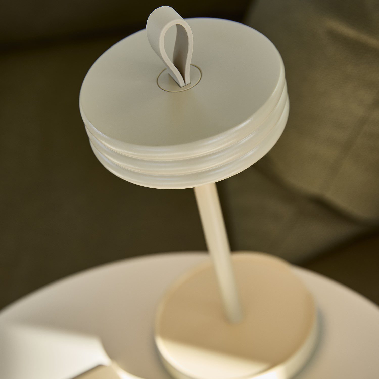 DesignBite BIG HUG tragbare LED-Lampe – beige