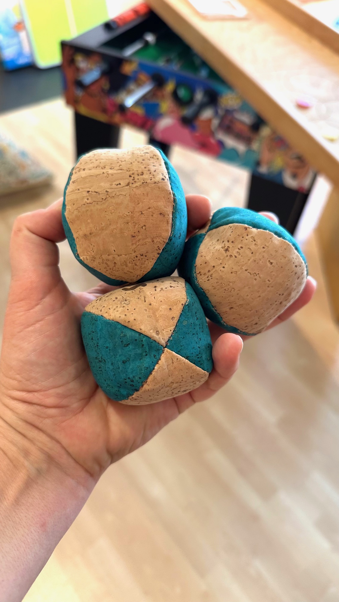 TicToys corkolores Jonglierball Fips aus Kork