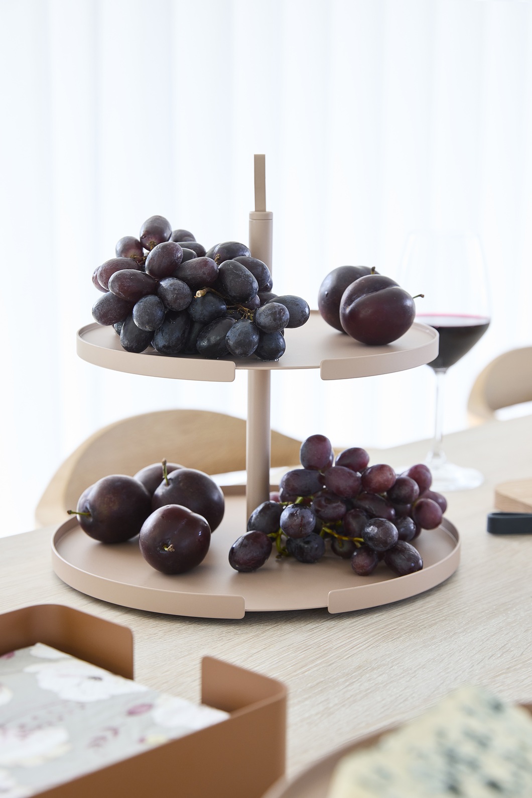 DesignBite BIG HUG Etagere / Tortenständer 2-stöckig - gelb