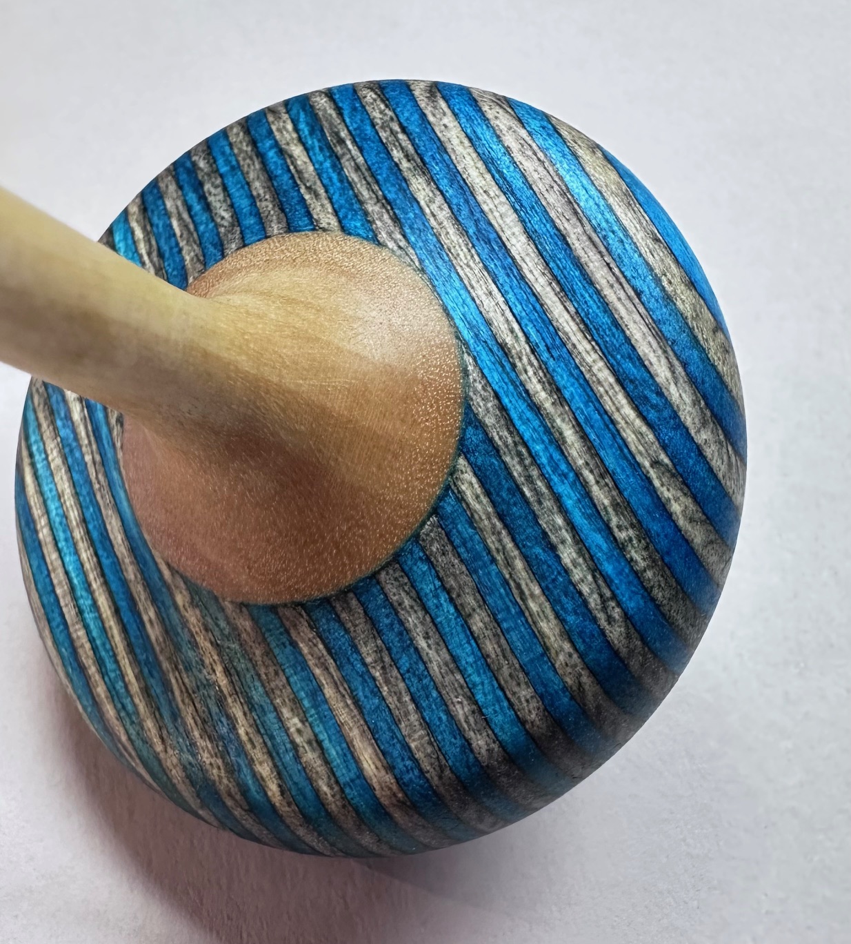 Loewe Stiftung Wasser-marsch!-Kreisel kurz handgedrechselter Holzkreisel