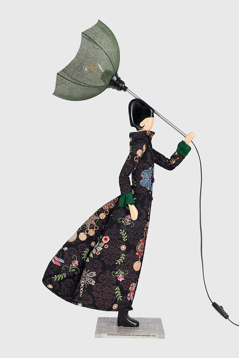 Skitso Little Girls Tischlampe Medea Variante mit dunkelgrünem Schirm