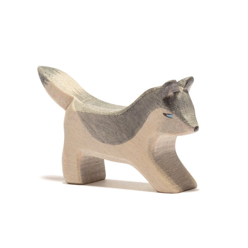 Ostheimer Wolf klein spielend Holzfigur