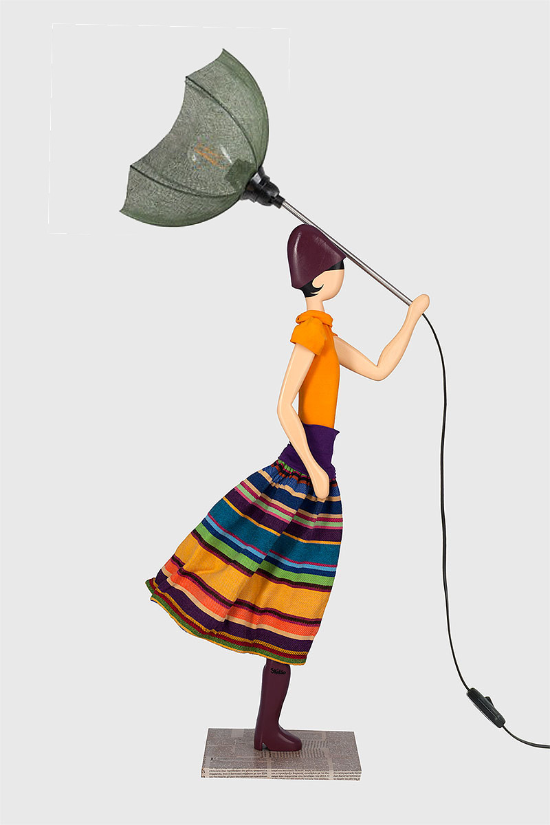 Skitso Little Girls Tischlampe Korina Variante mit dunkelgrünem Schirm