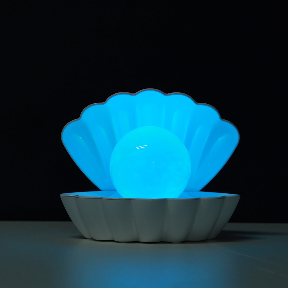 iTotal Muschel-Lampe weiß mit Nebeleffekt