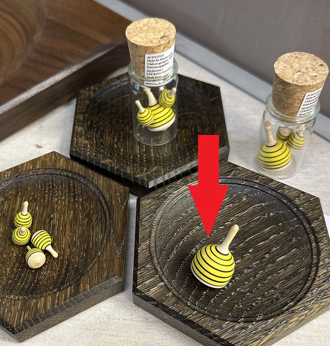 Mader kleiner Kreisel Biene im Glas Holzkreisel