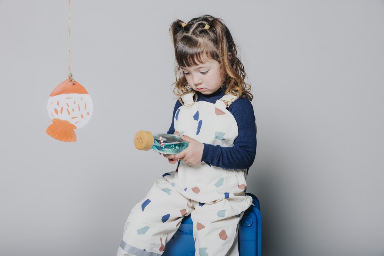 Petit Boum Move Bottle Whale calm Sensorik Spielzeug Sensory Bottle