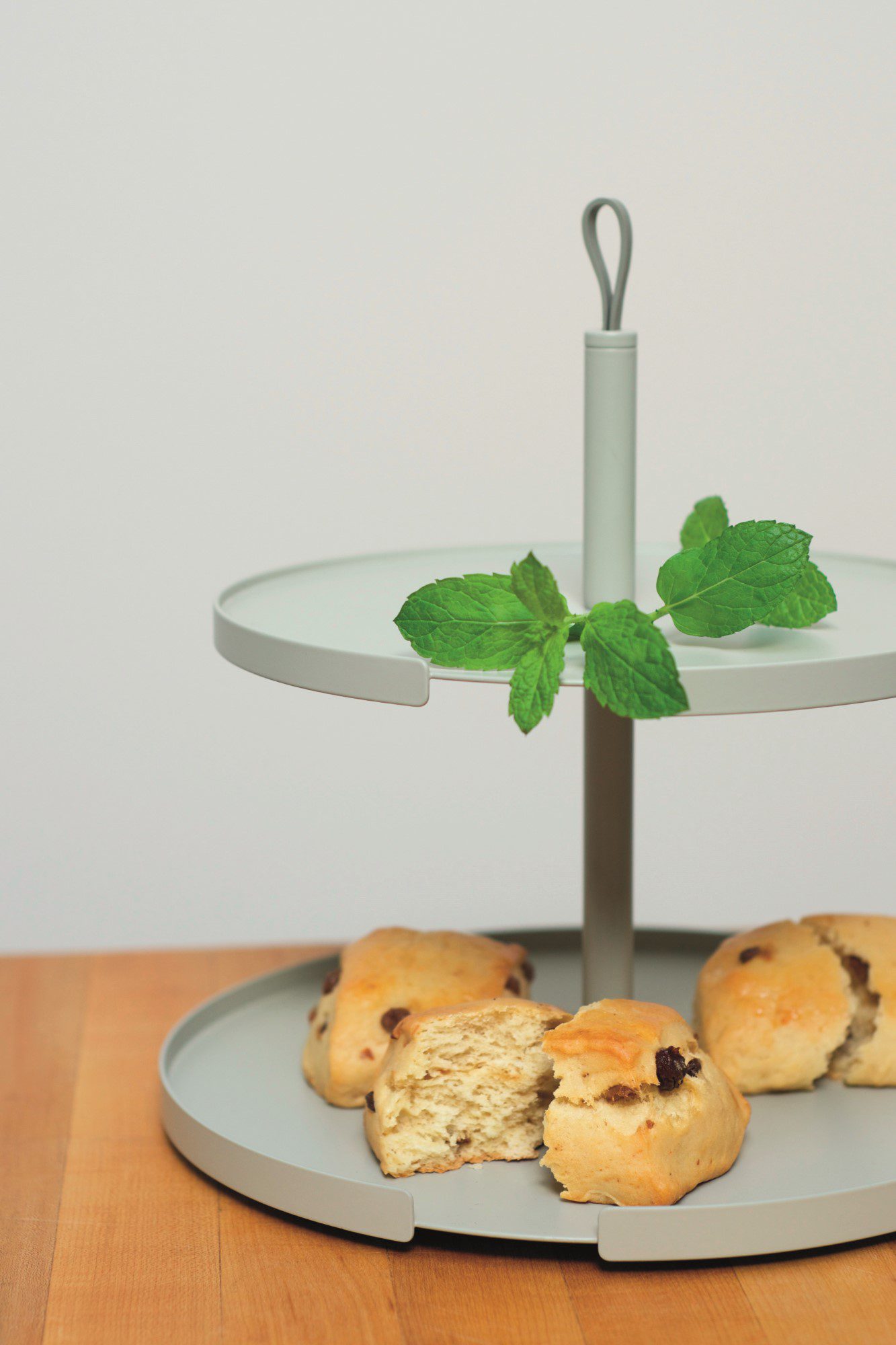 DesignBite BIG HUG Etagere / Tortenständer 2-stöckig - grau